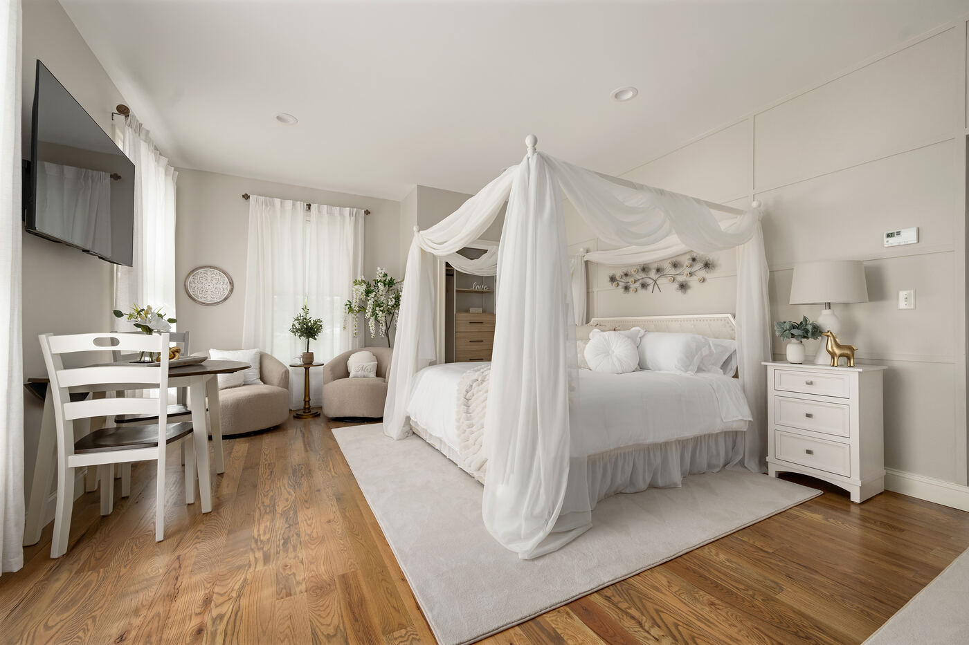 Lily and Lace Suite
